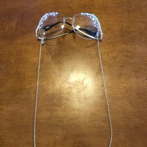 Pearl embellished chain sunglasses